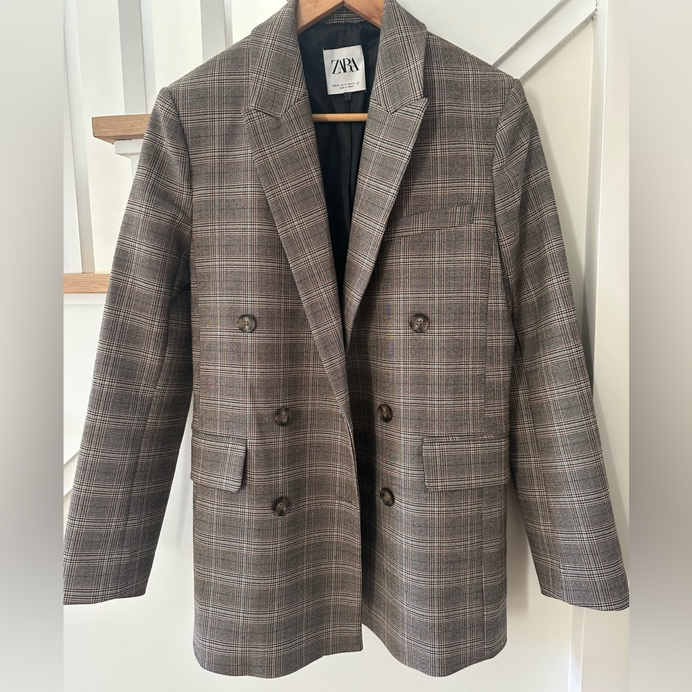 Zara Women’s Double-Breasted Plaid Blazer